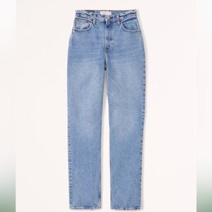 Abercrombie Curve Love Ultra High Rise 90s Straight
Jean in Medium Wash EUC